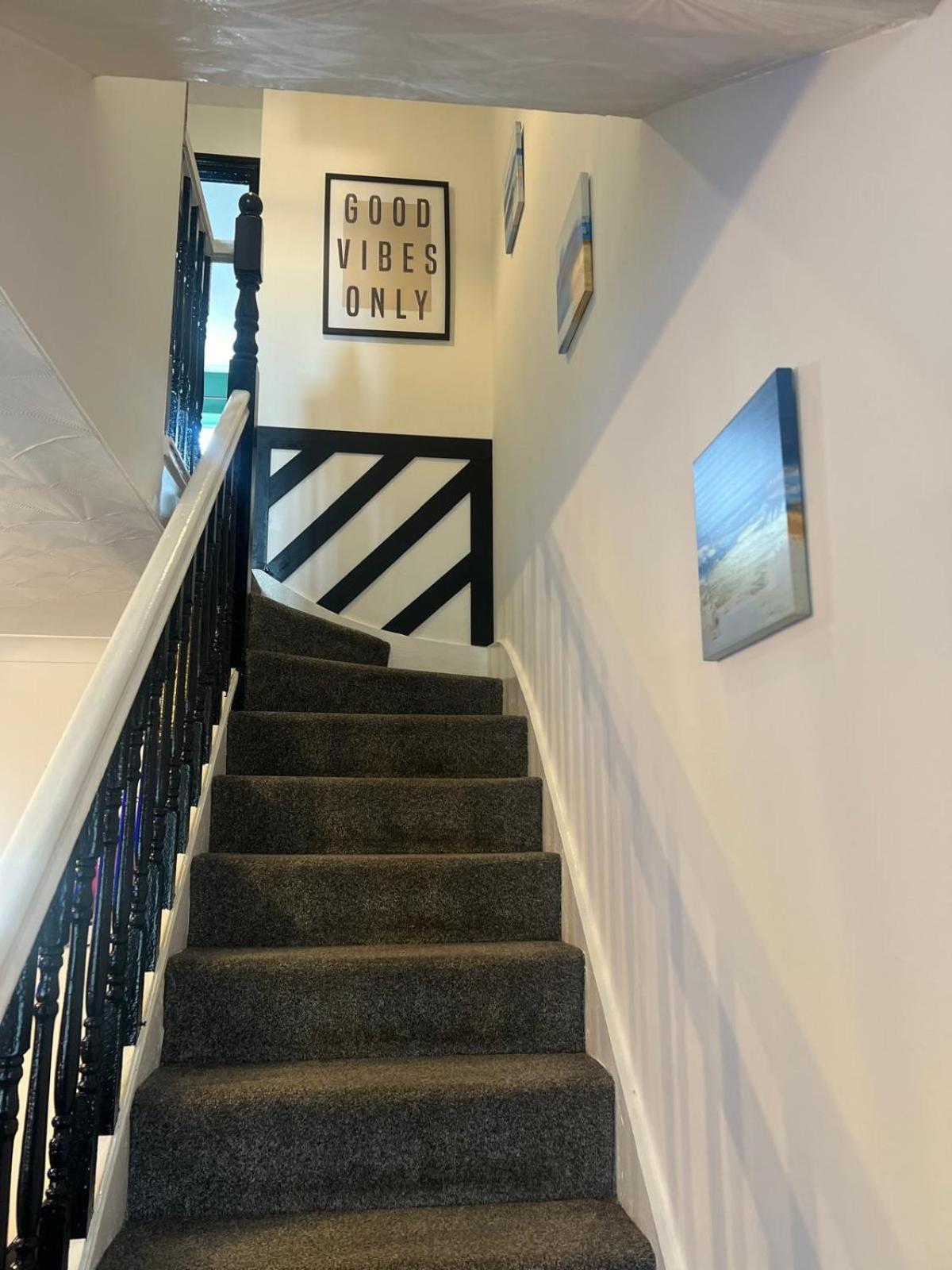 Beautiful House Off-road Free Parking Farnworth
